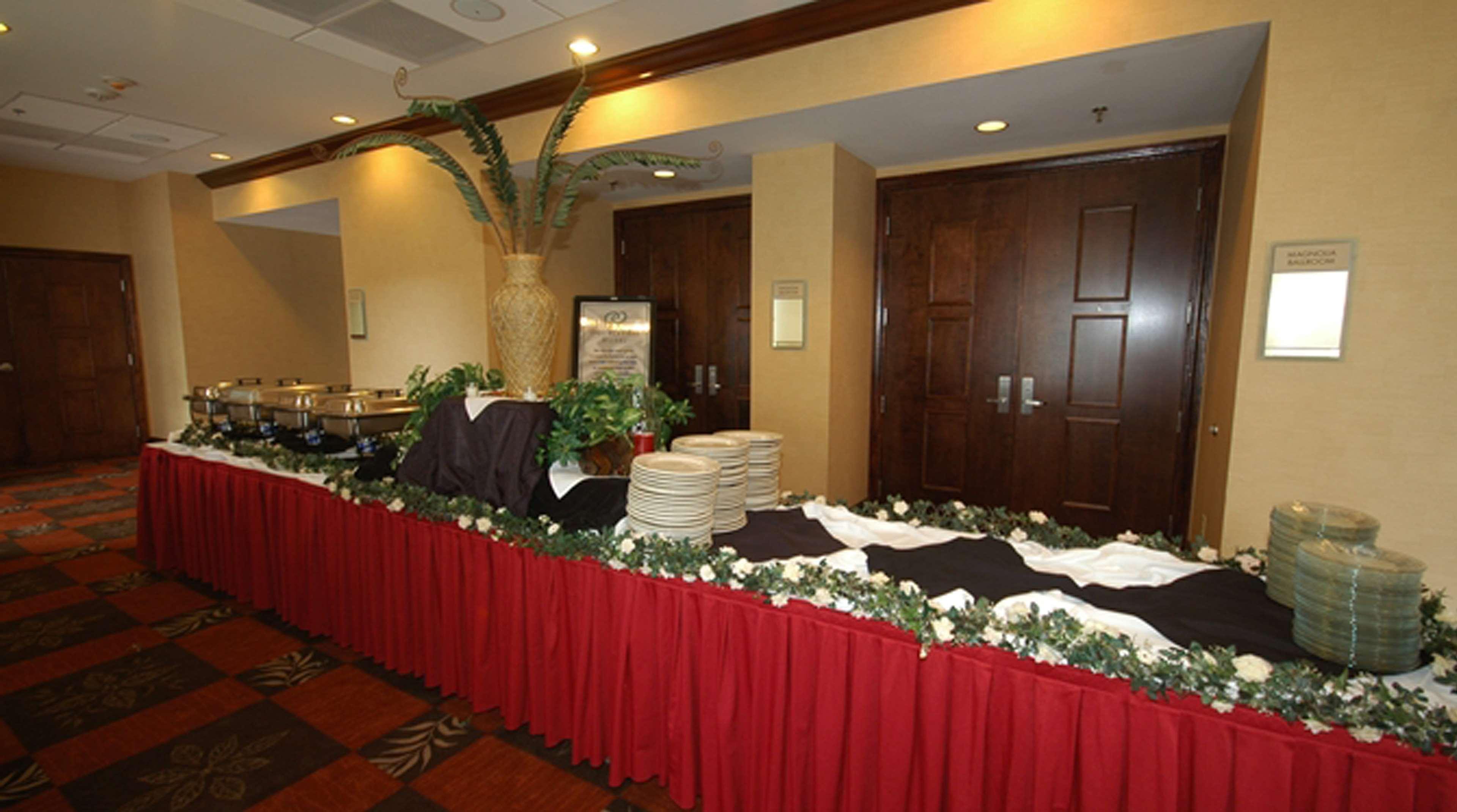 מלון Doubletree By Hilton רוקי מאונט מסעדה תמונה