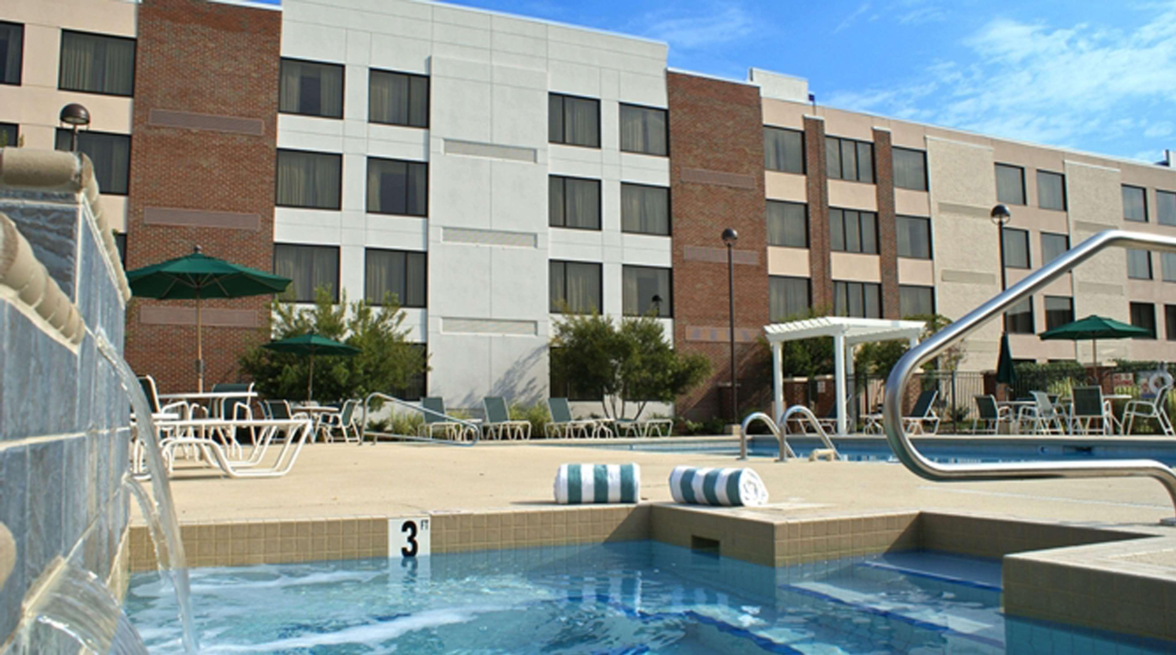 מלון Doubletree By Hilton רוקי מאונט מראה חיצוני תמונה